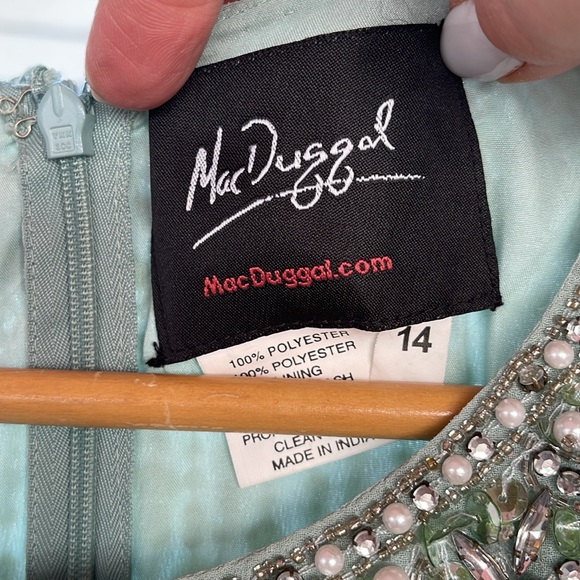 Mac Duggal - Mint Green Sequined Sleeveless Embellished Neckline Gown Size 14 - Picture 14 of 17